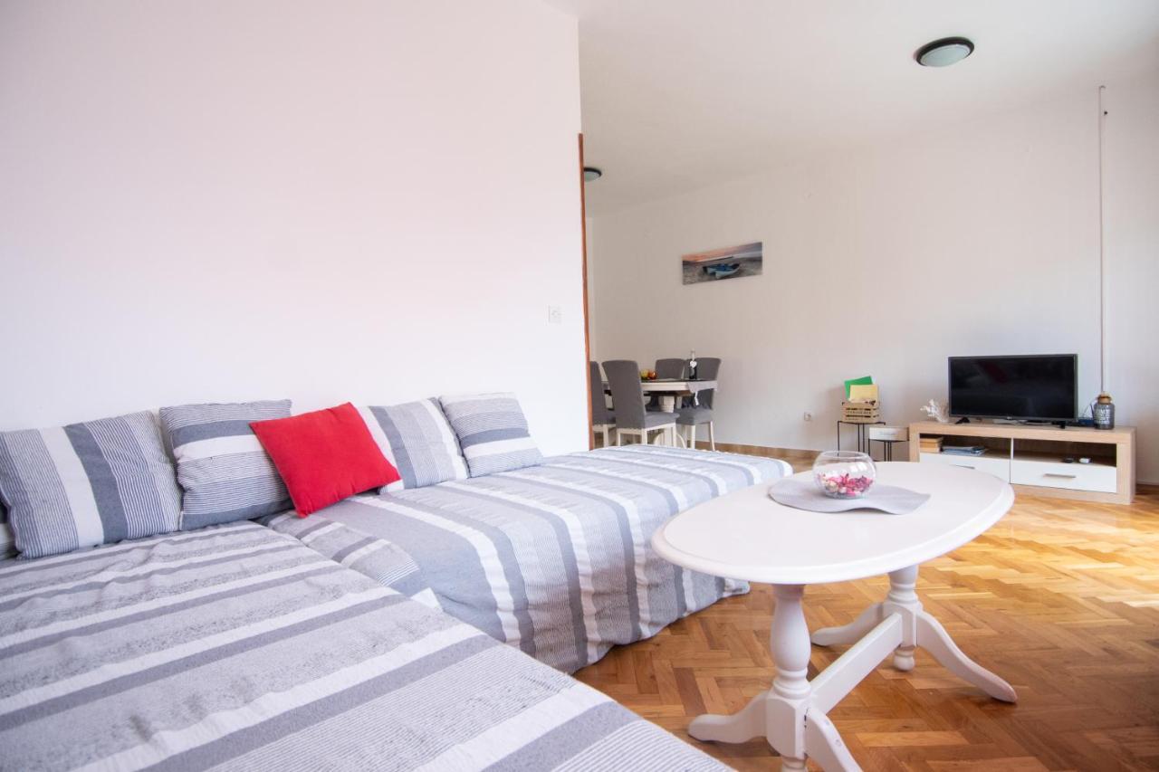 Apartmani Ivana Kaštela エクステリア 写真
