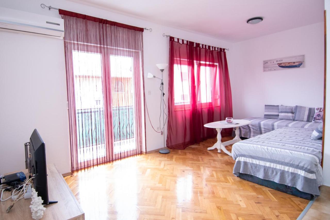 Apartmani Ivana Kaštela エクステリア 写真