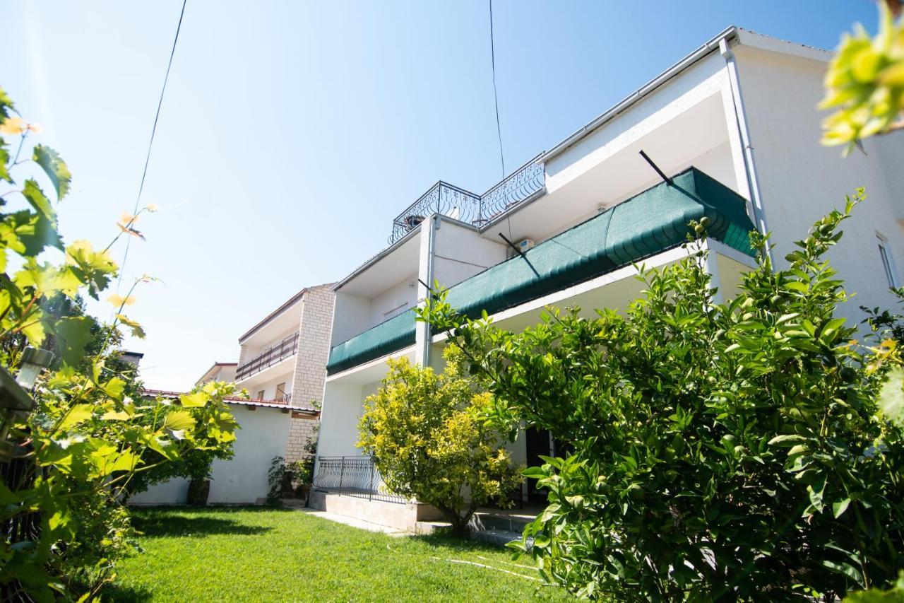 Apartmani Ivana Kaštela エクステリア 写真