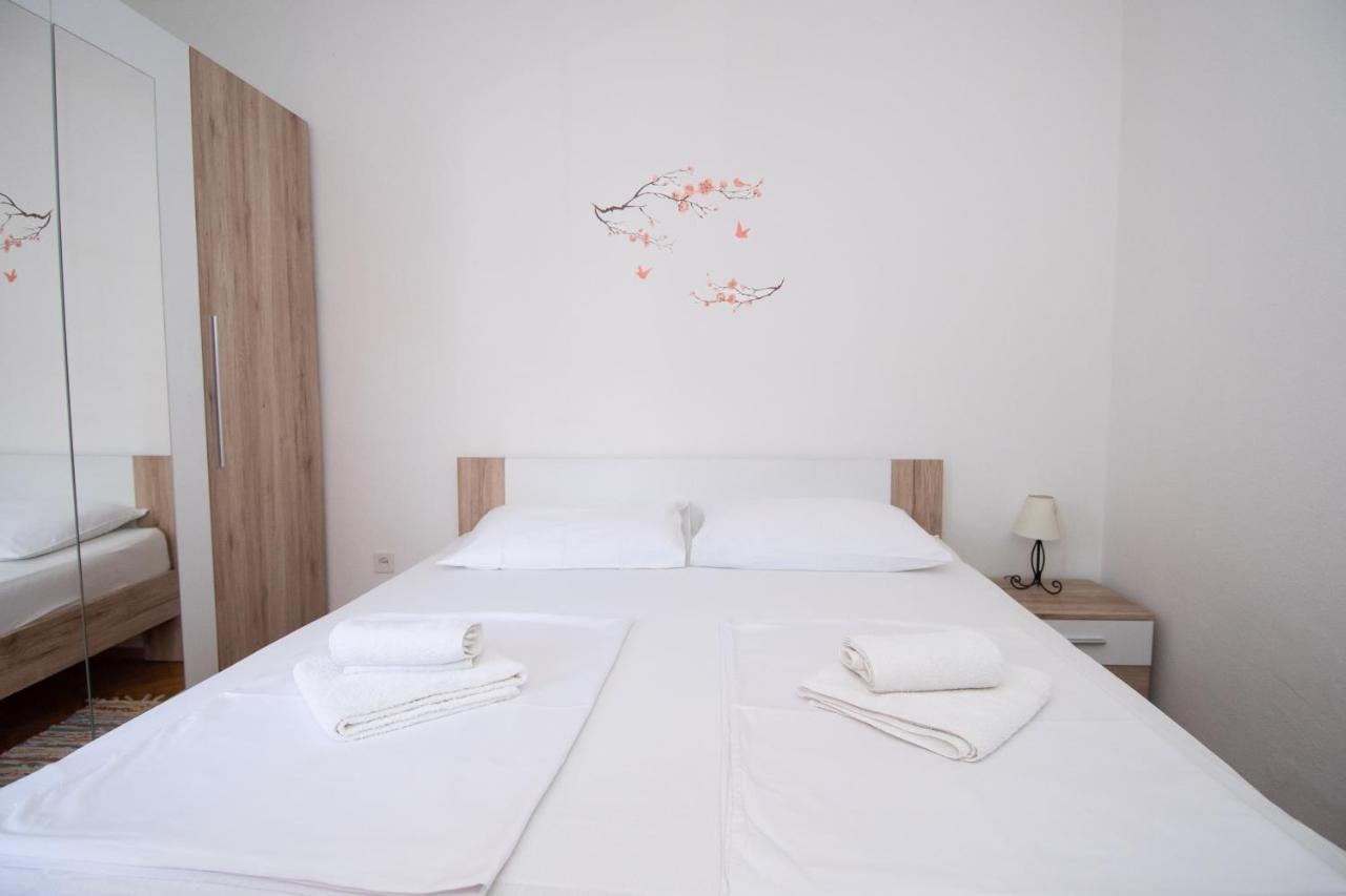 Apartmani Ivana Kaštela エクステリア 写真