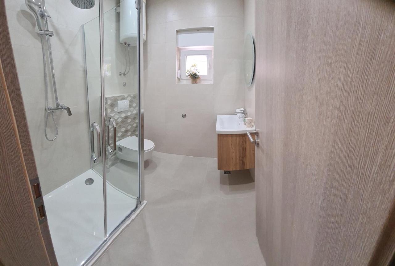 Apartmani Ivana Kaštela エクステリア 写真